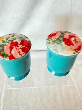 Pioneer Woman Ceramic Floral Teal Salt & Pepper Shakers Set Stoppers Vtg